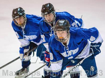 Thumbnail 2 in Dimond vs Eagle River photogallery.