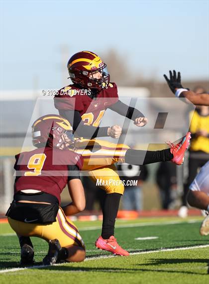 Thumbnail 2 in Pueblo South @ Windsor (CHSAA 3A Quarterfinals) photogallery.