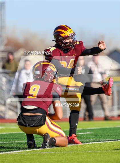Thumbnail 3 in Pueblo South @ Windsor (CHSAA 3A Quarterfinals) photogallery.