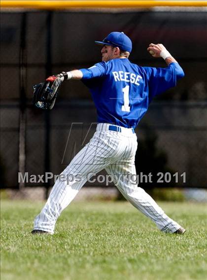 Thumbnail 1 in Covington Catholic @ Dixie Heights photogallery.