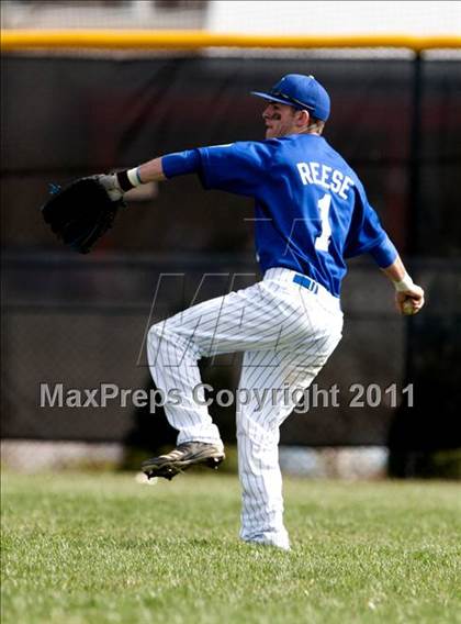 Thumbnail 2 in Covington Catholic @ Dixie Heights photogallery.
