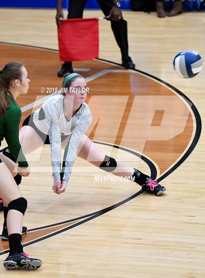 Thumbnail 1 in Moody vs. Lindsay (UIL 2A Regional Semifinal) photogallery.