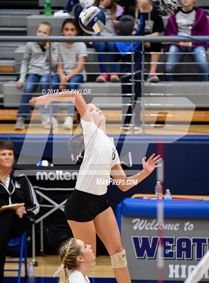 Thumbnail 1 in Moody vs. Lindsay (UIL 2A Regional Semifinal) photogallery.