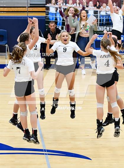 Thumbnail 1 in Moody vs. Lindsay (UIL 2A Regional Semifinal) photogallery.