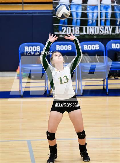 Thumbnail 1 in Moody vs. Lindsay (UIL 2A Regional Semifinal) photogallery.