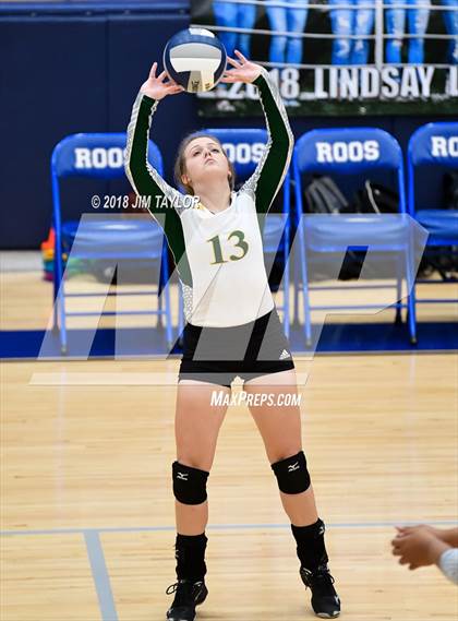 Thumbnail 2 in Moody vs. Lindsay (UIL 2A Regional Semifinal) photogallery.