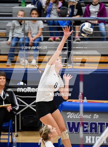 Thumbnail 2 in Moody vs. Lindsay (UIL 2A Regional Semifinal) photogallery.