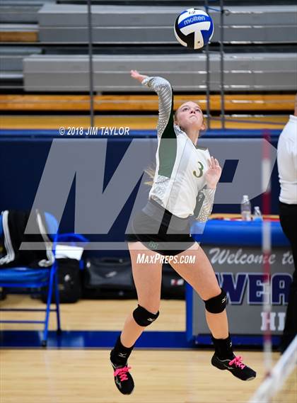 Thumbnail 3 in Moody vs. Lindsay (UIL 2A Regional Semifinal) photogallery.