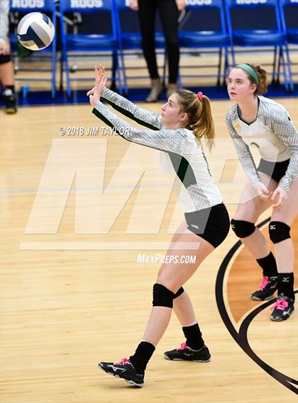 Thumbnail 2 in Moody vs. Lindsay (UIL 2A Regional Semifinal) photogallery.