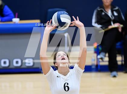 Thumbnail 3 in Moody vs. Lindsay (UIL 2A Regional Semifinal) photogallery.