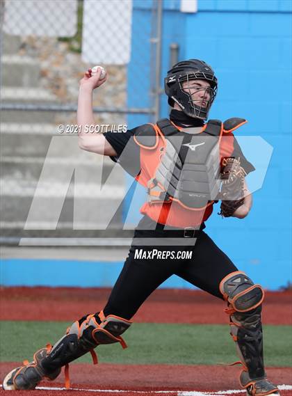 Thumbnail 1 in Amanda-Clearcreek vs Lancaster photogallery.