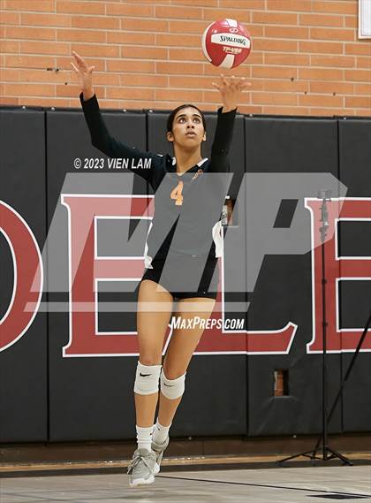 Thumbnail 2 in Washington vs Carondelet (CIF NCS Division 2 Round 1) photogallery.