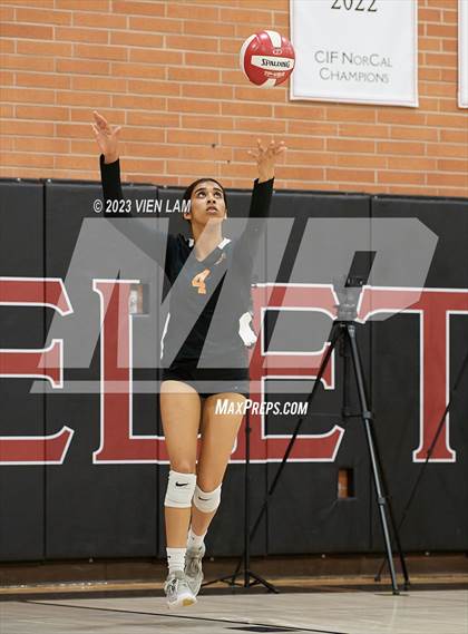 Thumbnail 1 in Washington vs Carondelet (CIF NCS Division 2 Round 1) photogallery.