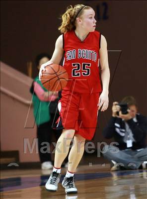 Thumbnail 3 in Carlmont vs. San Benito (CIF CCS D1 Final) photogallery.