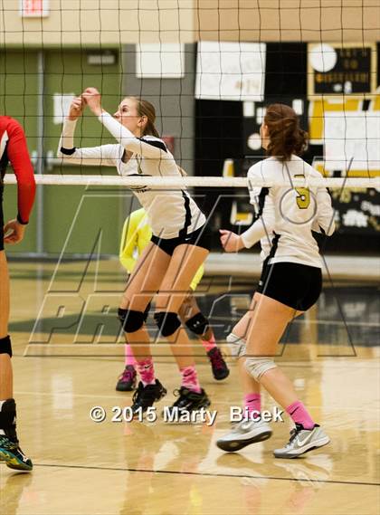 Thumbnail 3 in Beyer @ Enochs photogallery.