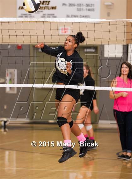 Thumbnail 2 in Beyer @ Enochs photogallery.