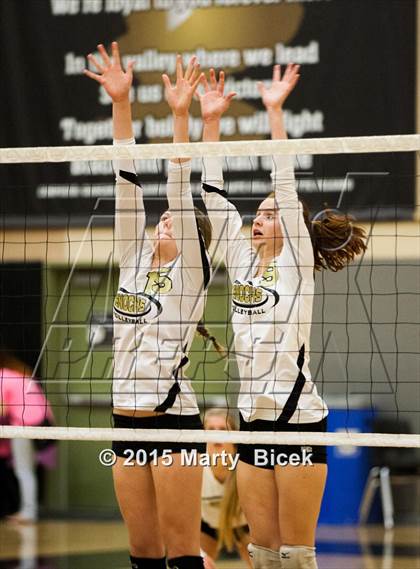 Thumbnail 2 in Beyer @ Enochs photogallery.
