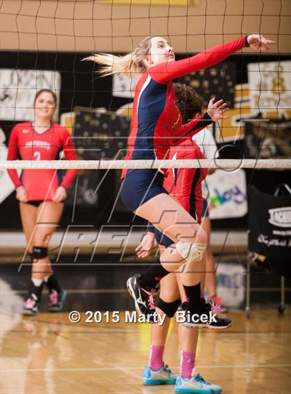 Thumbnail 2 in Beyer @ Enochs photogallery.