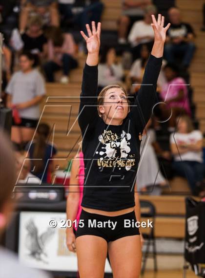 Thumbnail 3 in Beyer @ Enochs photogallery.