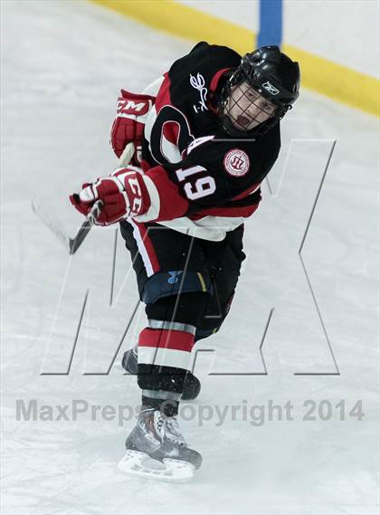 Thumbnail 2 in Marquette vs Chaminade photogallery.