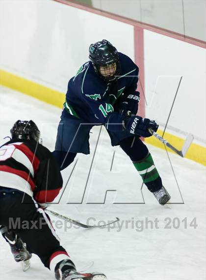 Thumbnail 3 in Marquette vs Chaminade photogallery.