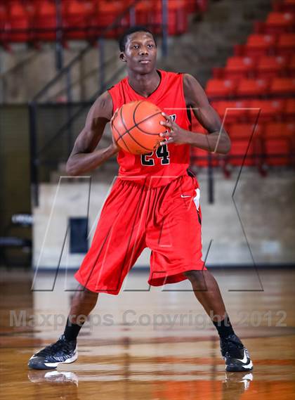 Thumbnail 1 in Nolan Catholic vs. Trinity (DFW Basketball Challenge) photogallery.