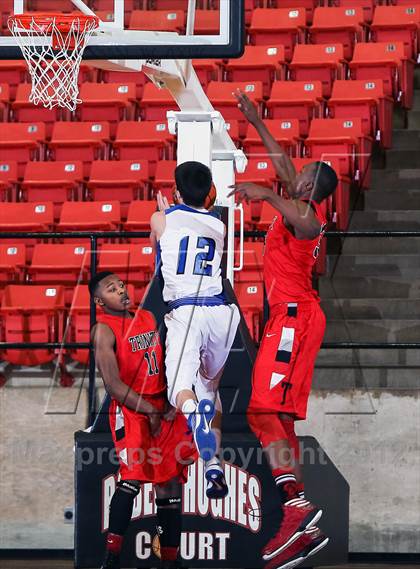 Thumbnail 3 in Nolan Catholic vs. Trinity (DFW Basketball Challenge) photogallery.
