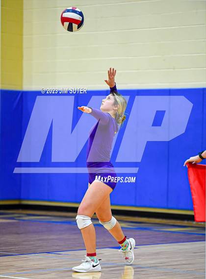 Thumbnail 2 in Thrall vs Weimar (UIL 2A Region IV Regional Quarterfinal) photogallery.