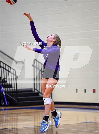 Thumbnail 1 in Thrall vs Weimar (UIL 2A Region IV Regional Quarterfinal) photogallery.