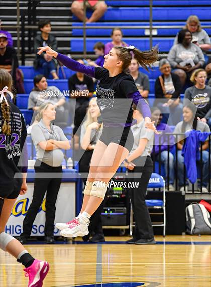 Thumbnail 3 in Thrall vs Weimar (UIL 2A Region IV Regional Quarterfinal) photogallery.