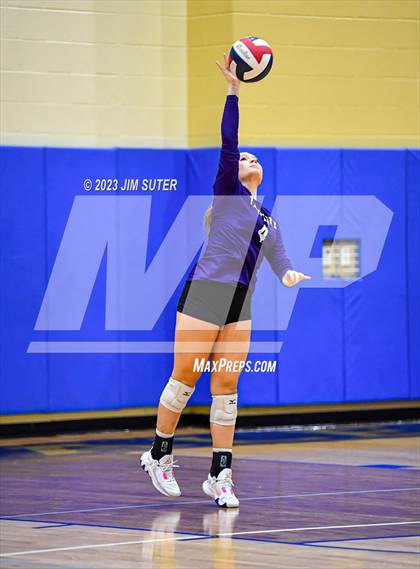 Thumbnail 3 in Thrall vs Weimar (UIL 2A Region IV Regional Quarterfinal) photogallery.