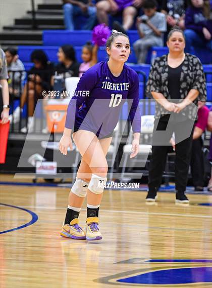 Thumbnail 2 in Thrall vs Weimar (UIL 2A Region IV Regional Quarterfinal) photogallery.