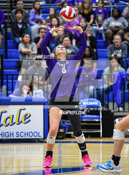 Thumbnail 1 in Thrall vs Weimar (UIL 2A Region IV Regional Quarterfinal) photogallery.