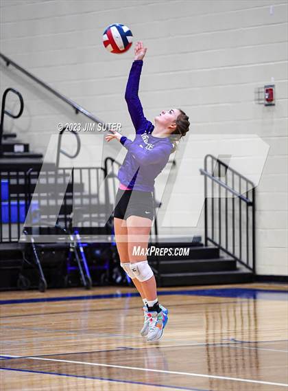 Thumbnail 1 in Thrall vs Weimar (UIL 2A Region IV Regional Quarterfinal) photogallery.