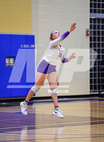 Thumbnail 2 in Thrall vs Weimar (UIL 2A Region IV Regional Quarterfinal) photogallery.