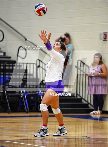 Thumbnail 3 in Thrall vs Weimar (UIL 2A Region IV Regional Quarterfinal) photogallery.