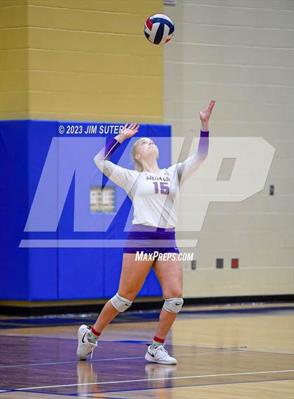 Thumbnail 1 in Thrall vs Weimar (UIL 2A Region IV Regional Quarterfinal) photogallery.