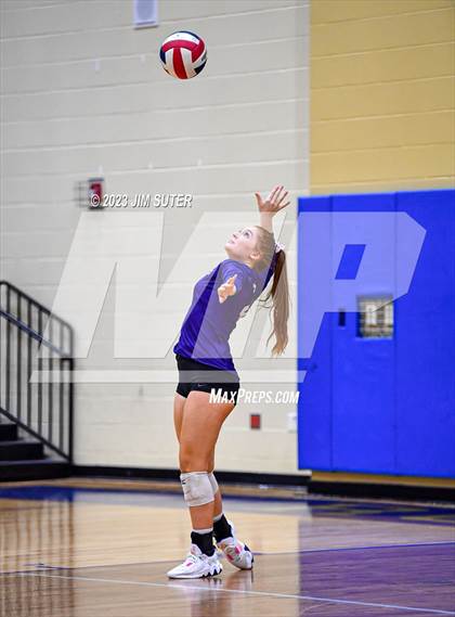 Thumbnail 1 in Thrall vs Weimar (UIL 2A Region IV Regional Quarterfinal) photogallery.