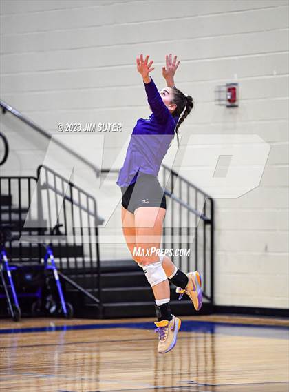 Thumbnail 3 in Thrall vs Weimar (UIL 2A Region IV Regional Quarterfinal) photogallery.
