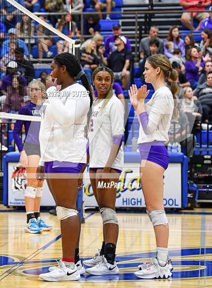 Thumbnail 2 in Thrall vs Weimar (UIL 2A Region IV Regional Quarterfinal) photogallery.