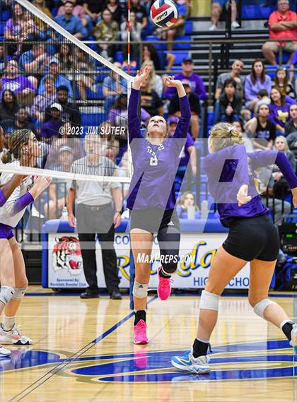 Thumbnail 1 in Thrall vs Weimar (UIL 2A Region IV Regional Quarterfinal) photogallery.