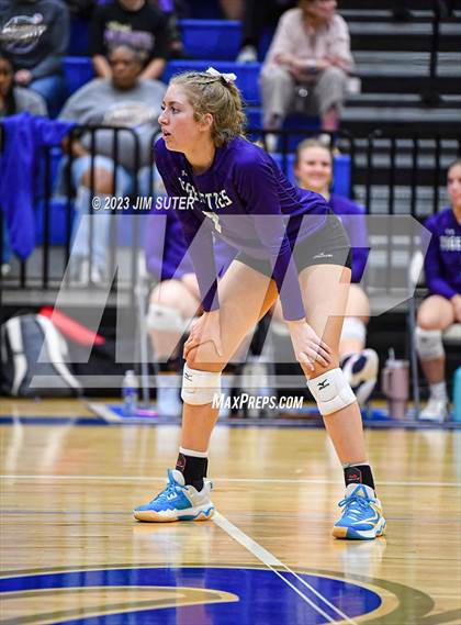 Thumbnail 1 in Thrall vs Weimar (UIL 2A Region IV Regional Quarterfinal) photogallery.