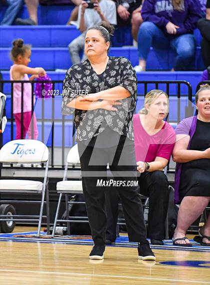 Thumbnail 1 in Thrall vs Weimar (UIL 2A Region IV Regional Quarterfinal) photogallery.