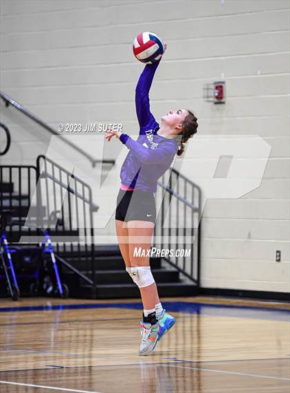 Thumbnail 3 in Thrall vs Weimar (UIL 2A Region IV Regional Quarterfinal) photogallery.