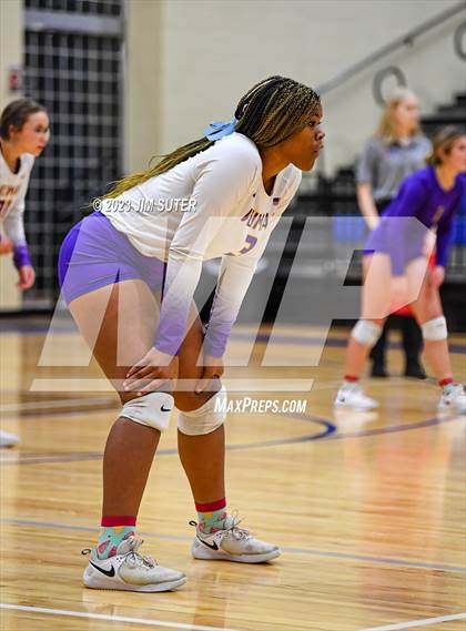 Thumbnail 1 in Thrall vs Weimar (UIL 2A Region IV Regional Quarterfinal) photogallery.
