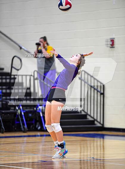 Thumbnail 3 in Thrall vs Weimar (UIL 2A Region IV Regional Quarterfinal) photogallery.