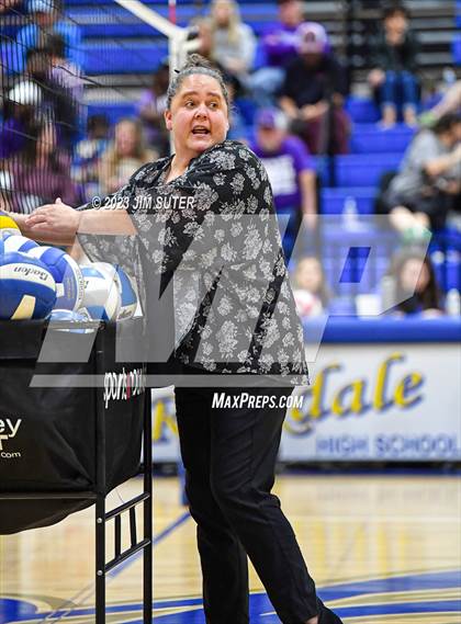 Thumbnail 1 in Thrall vs Weimar (UIL 2A Region IV Regional Quarterfinal) photogallery.