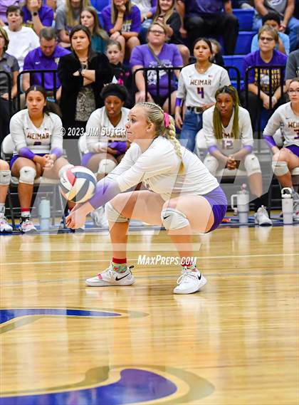 Thumbnail 1 in Thrall vs Weimar (UIL 2A Region IV Regional Quarterfinal) photogallery.