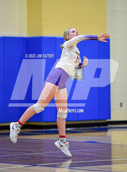 Thumbnail 1 in Thrall vs Weimar (UIL 2A Region IV Regional Quarterfinal) photogallery.