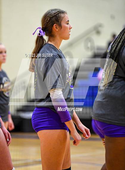 Thumbnail 1 in Thrall vs Weimar (UIL 2A Region IV Regional Quarterfinal) photogallery.